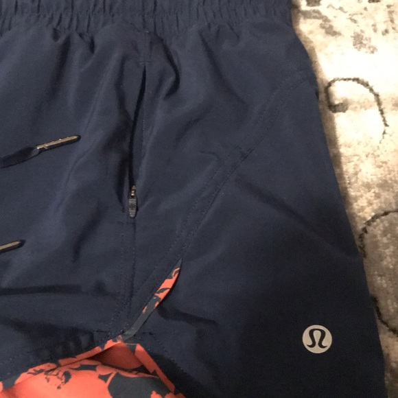 REVERSIBLE (✌️in 1) Lululemon shorts - Picture 6 of 7